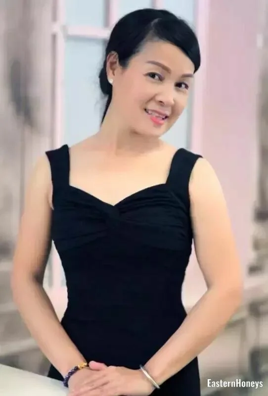 Christina Profile image 1