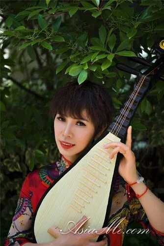 Oralie Profile image 2