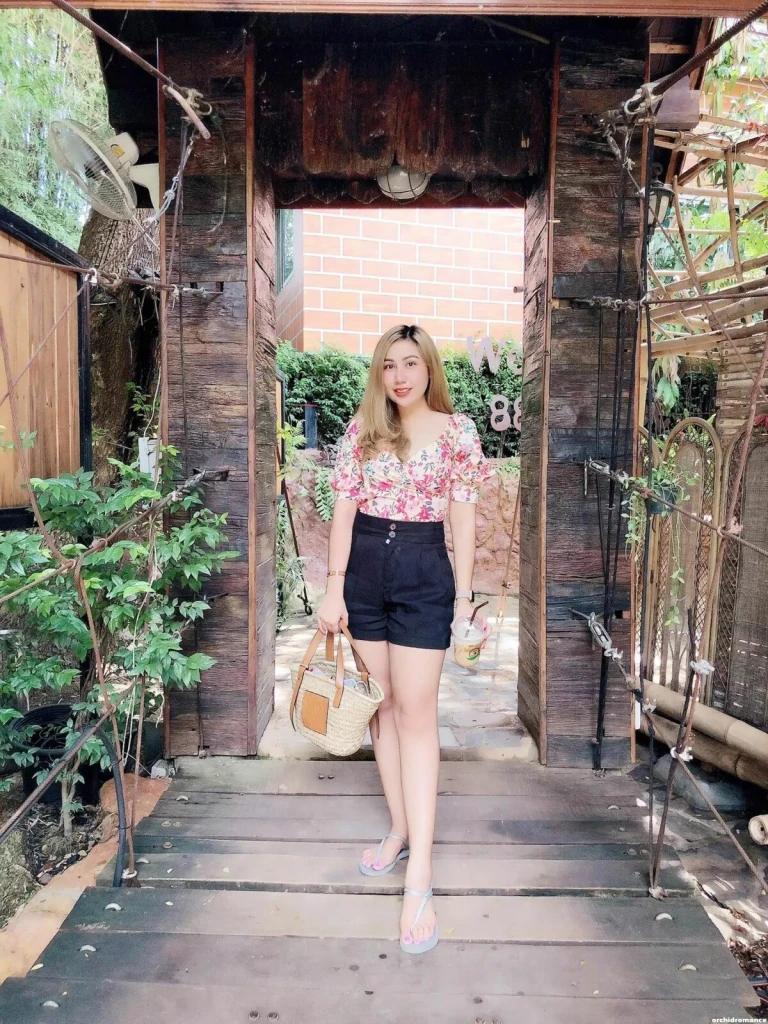 Tina Profile image 4