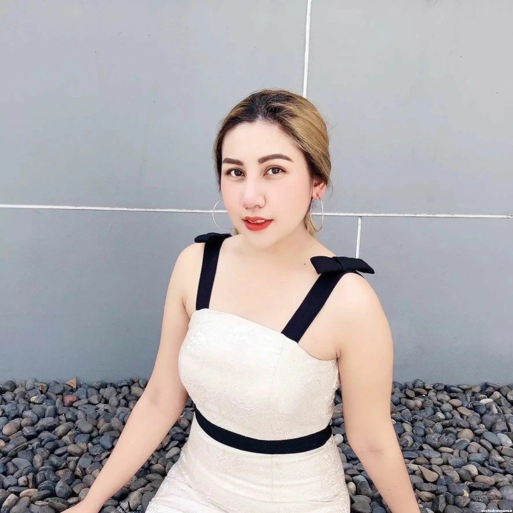 Tina Profile image 1