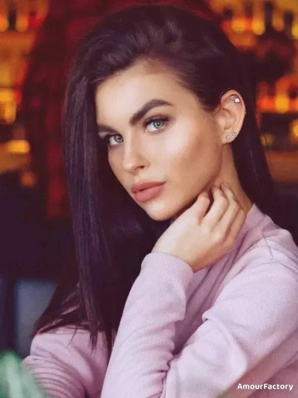 Elena Profile image 3