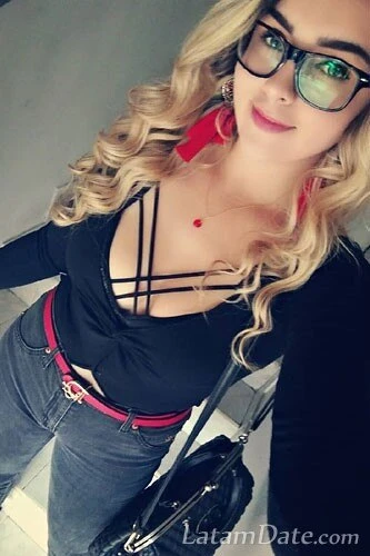 Estefania Profile image 1