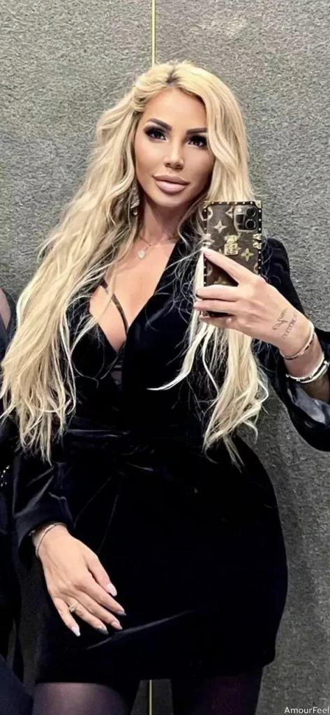 Iulia Profile image 1