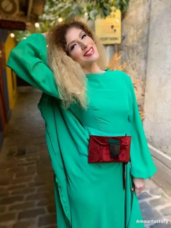 Olena Profile image 2