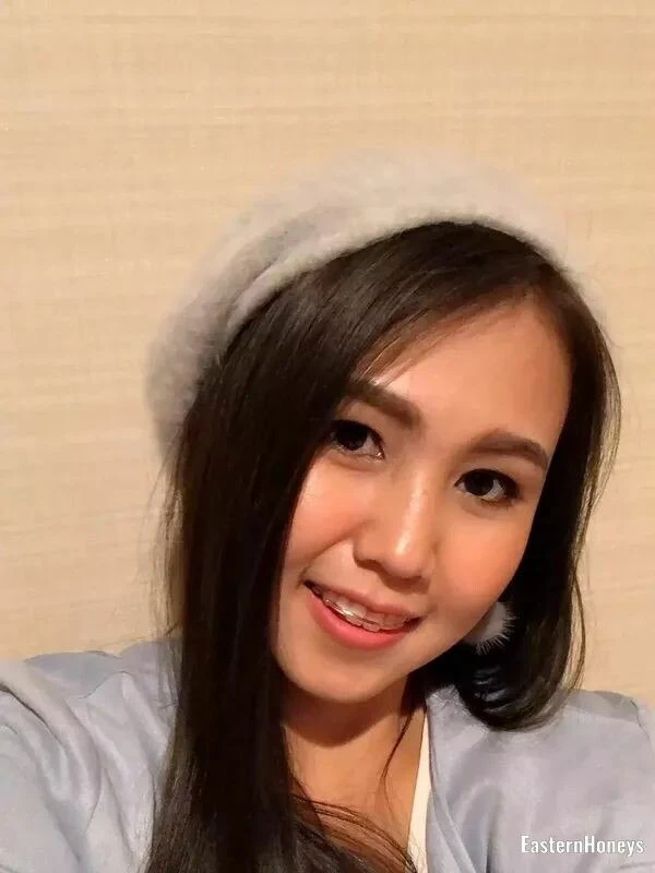 Kamonthip Profile image 3