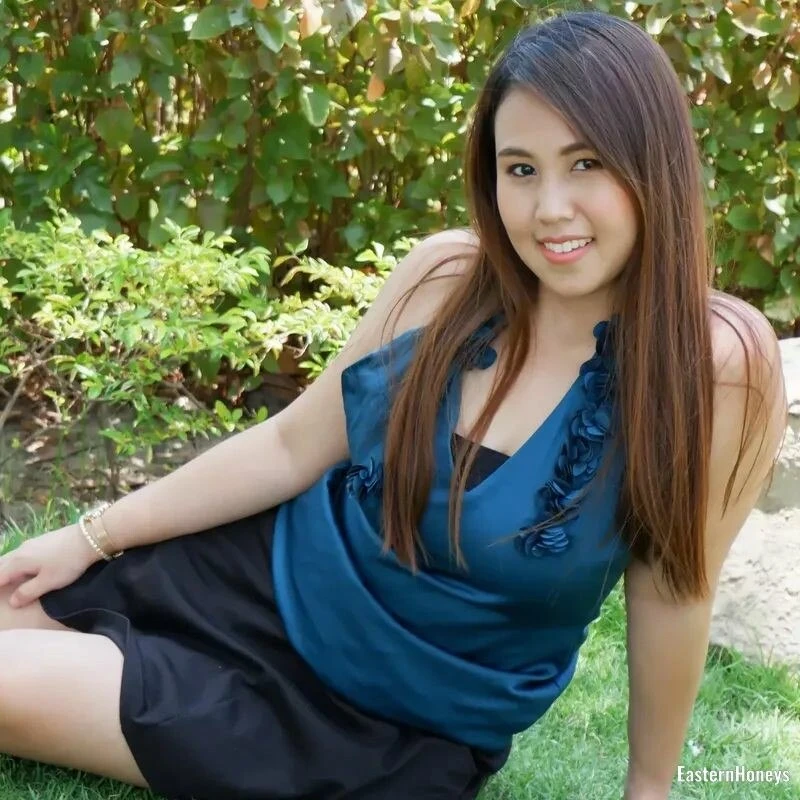 Kamonthip Profile image 2