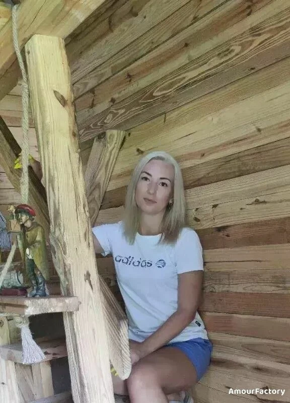 Anna Profile image 5