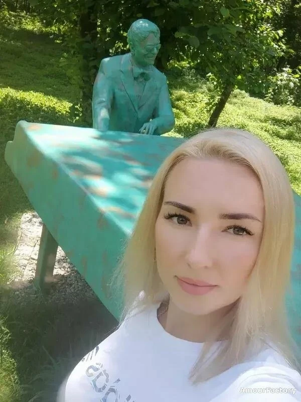 Anna Profile image 3