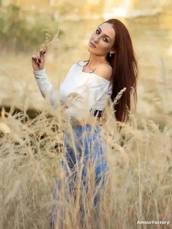 Julia Profile image 5