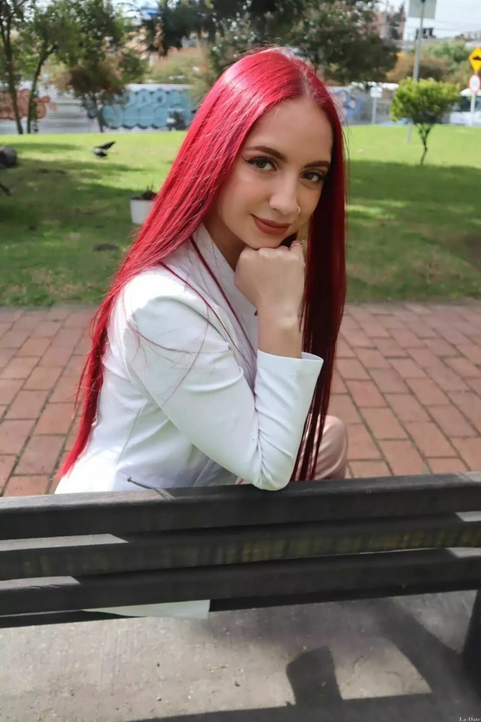 Esperanza Profile image 2