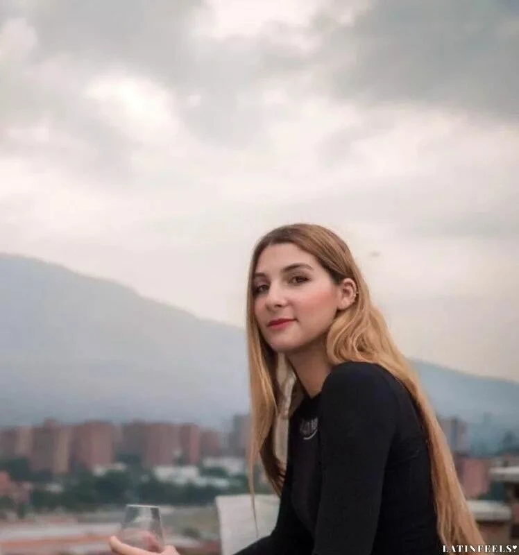 Estefania Profile image 4