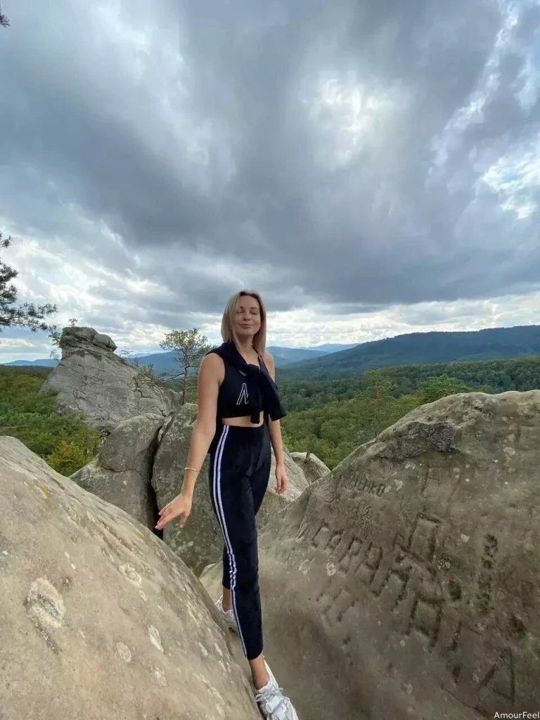 Elena Profile image 4