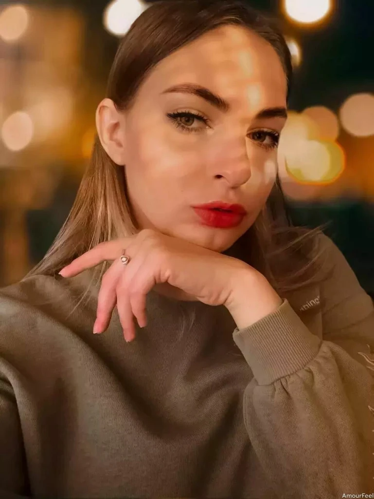 Elena Profile image 3