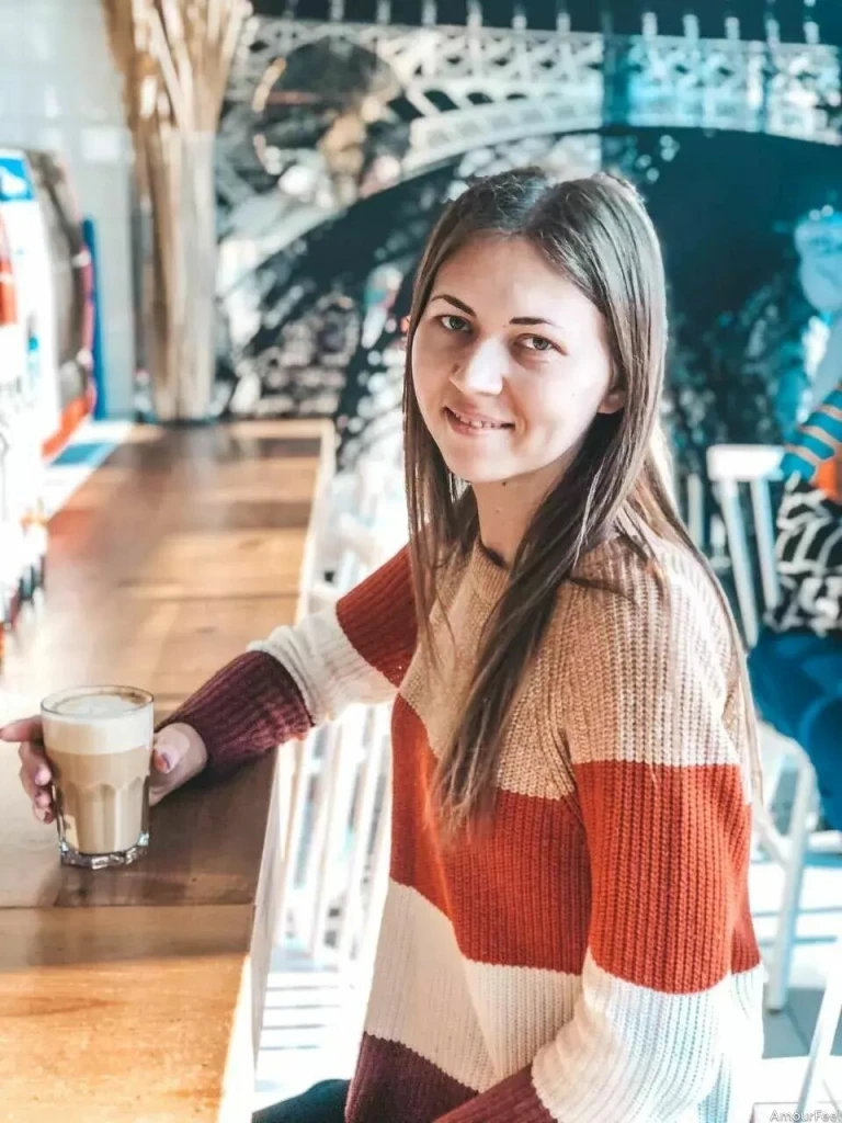 Valeria Profile image 4