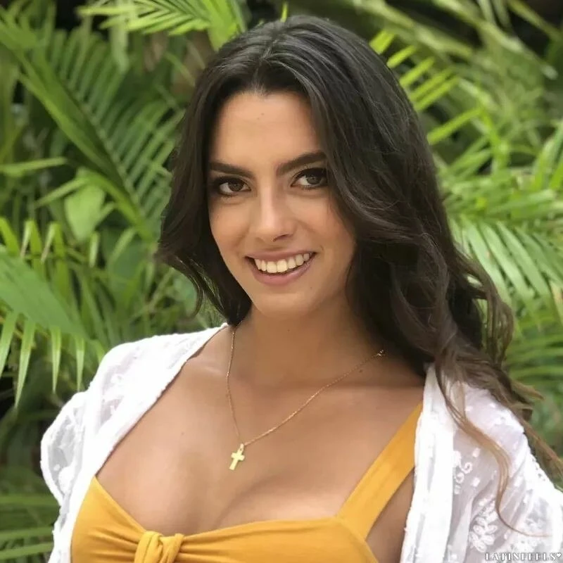 Carolina Profile image 2