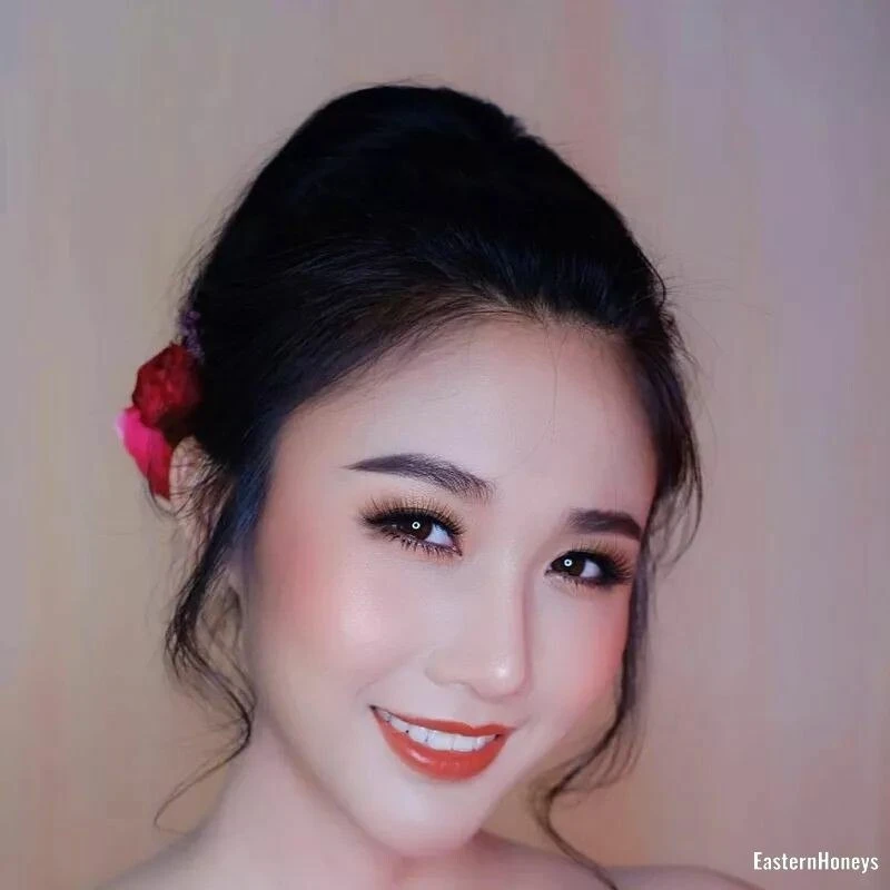 Leila Profile image 2