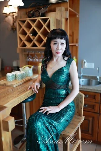 Emilia Profile image 1