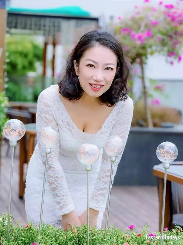 Yijun Xie Profile image 1