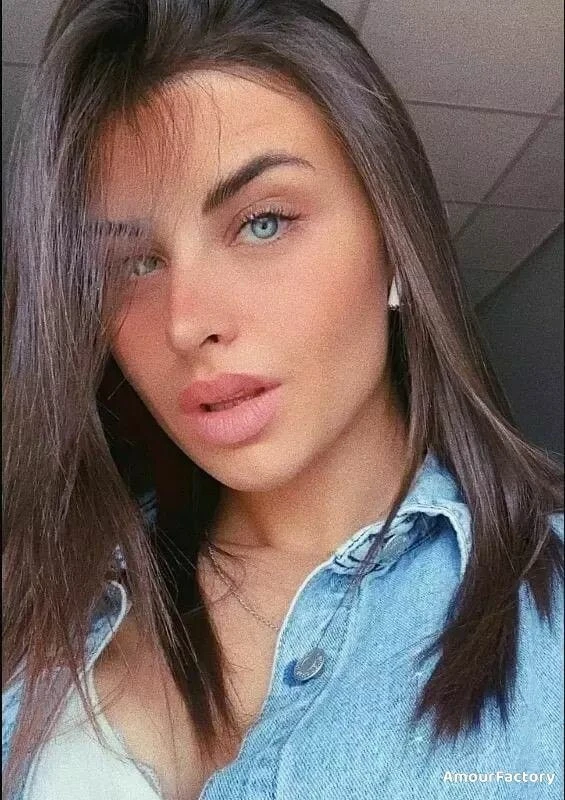 Arzu Profile image 4