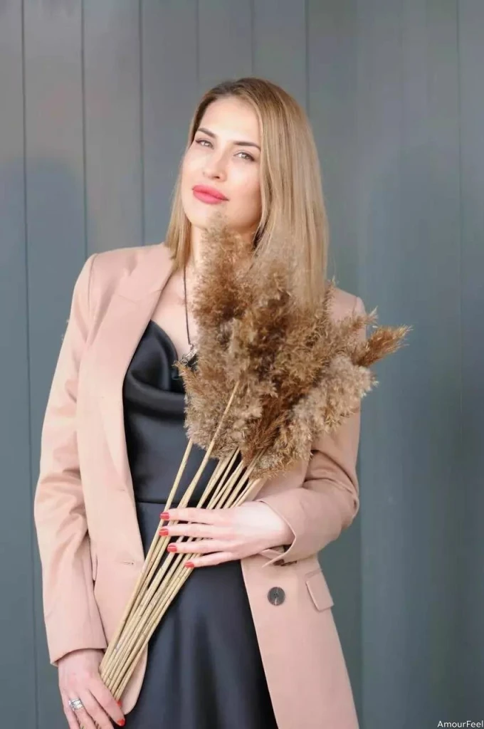 Yaroslava Profile image 3