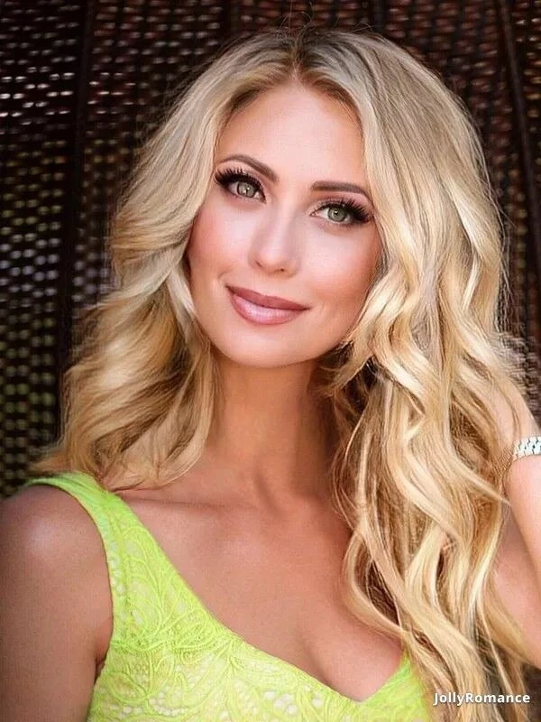 Alisa Profile image 4