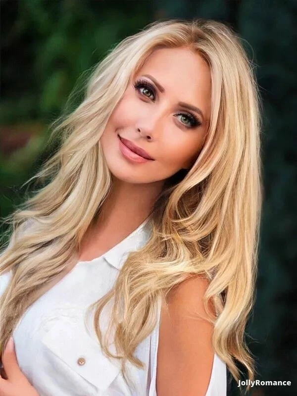 Alisa Profile image 3