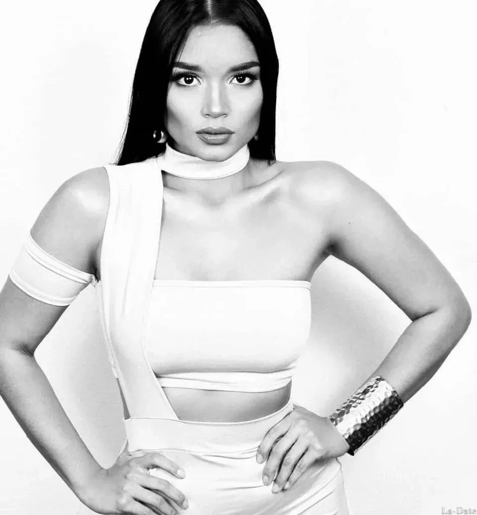 Claudia Profile image 3