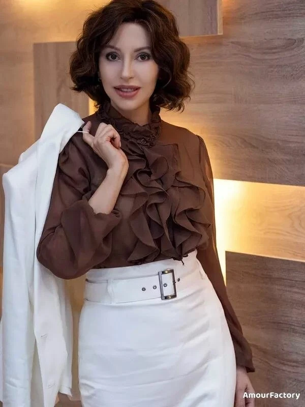 Angelina Profile image 2