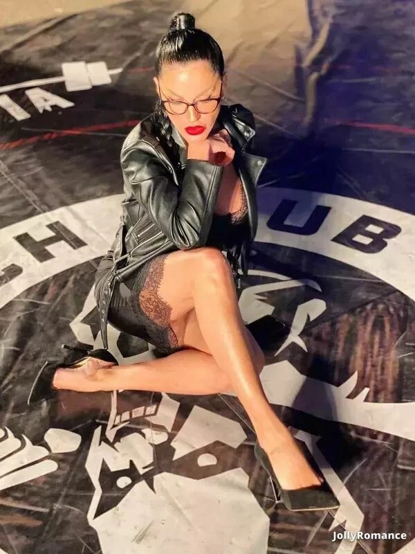 Julia Profile image 2