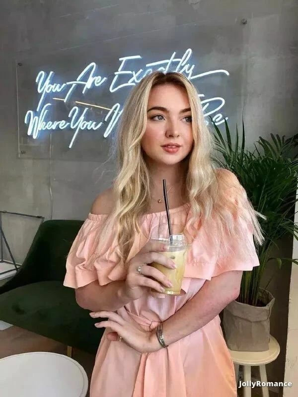 Nina Profile image 3