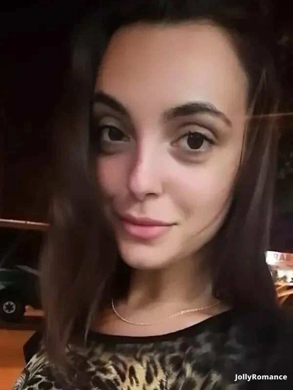 Alena Profile image 4