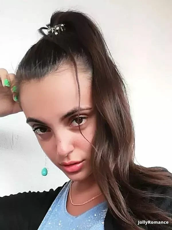 Alena Profile image 2