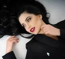 Elena Profile image 3