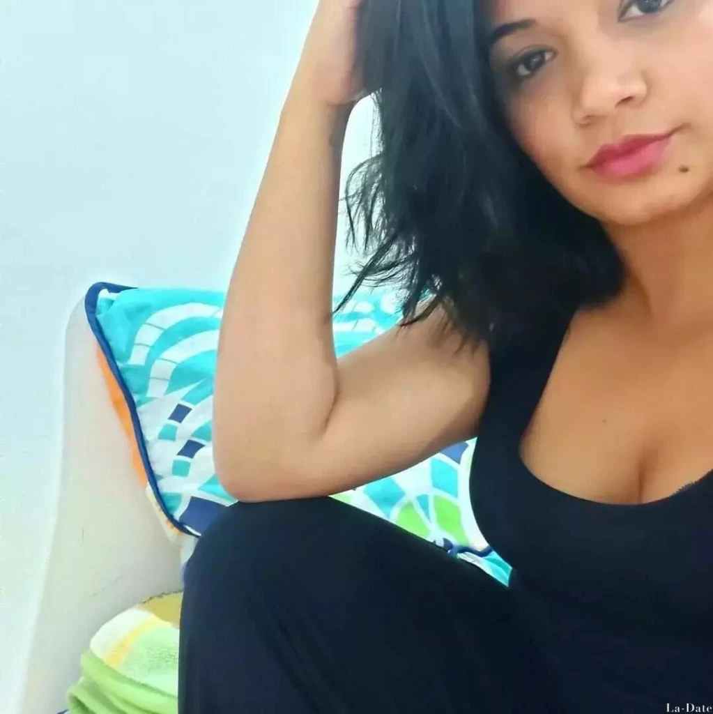 Daniela Profile image 4