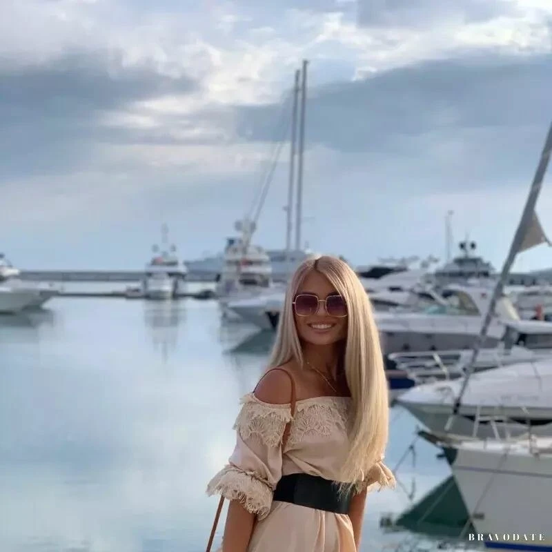 Larisa Profile image 3