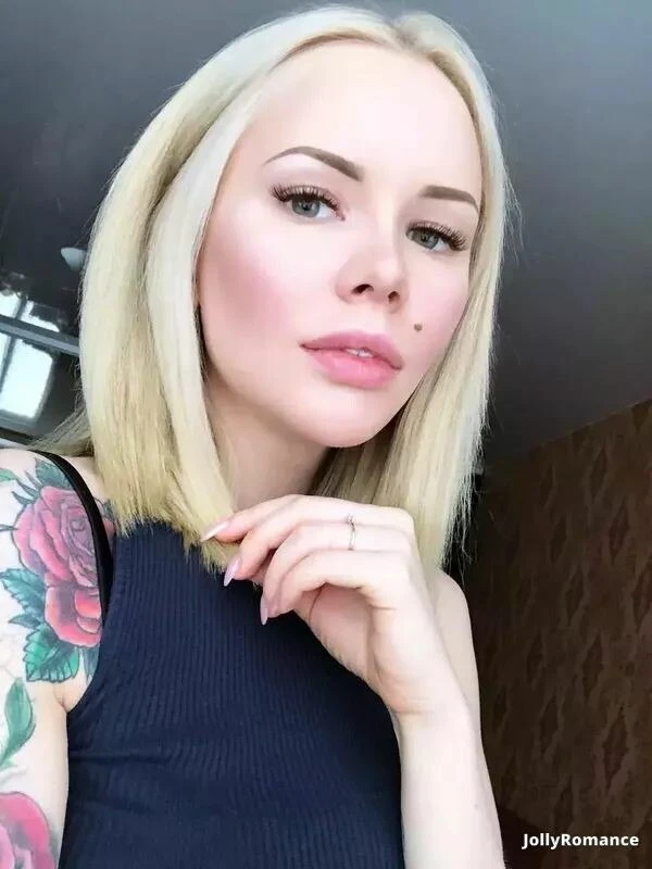 Karolina Profile image 1