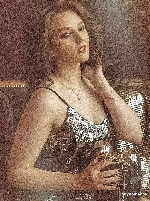 Valeria Profile image 3