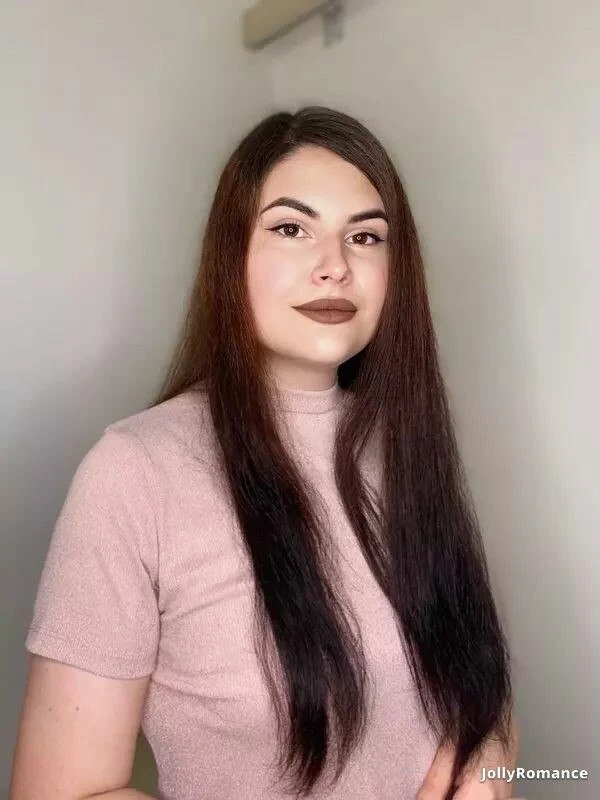 Anna Profile image 2