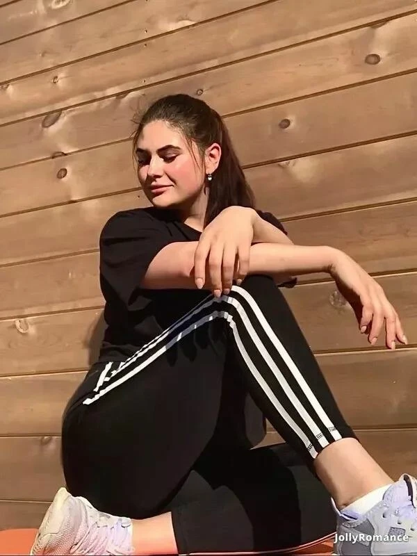 Anna Profile image 4