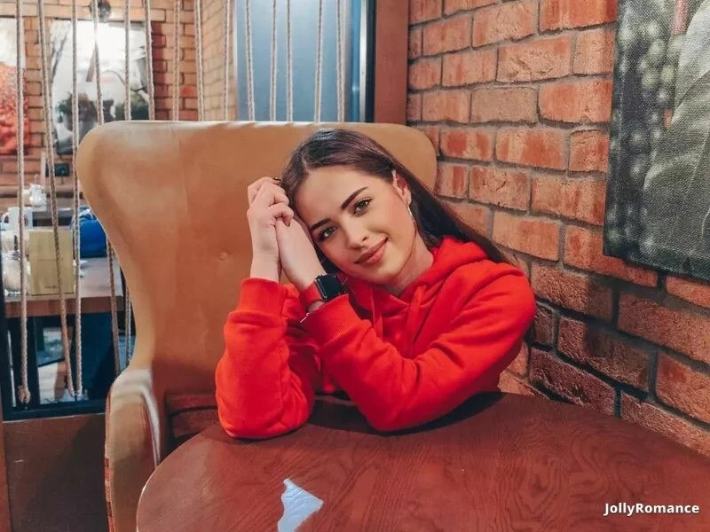 Yelyzaveta Profile image 3