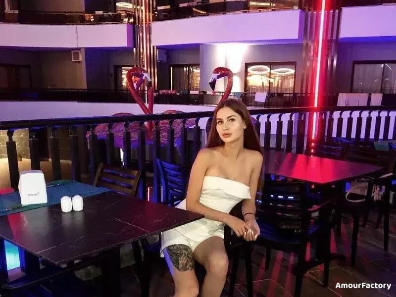 Elena Profile image 2