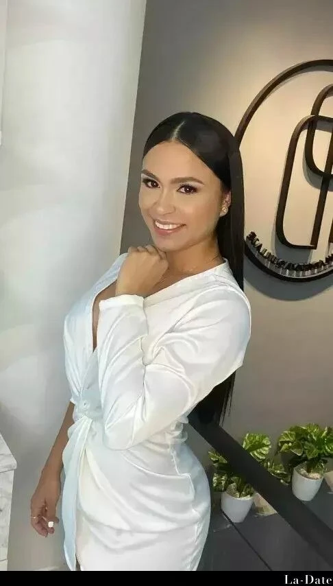 Estefania Profile image 3