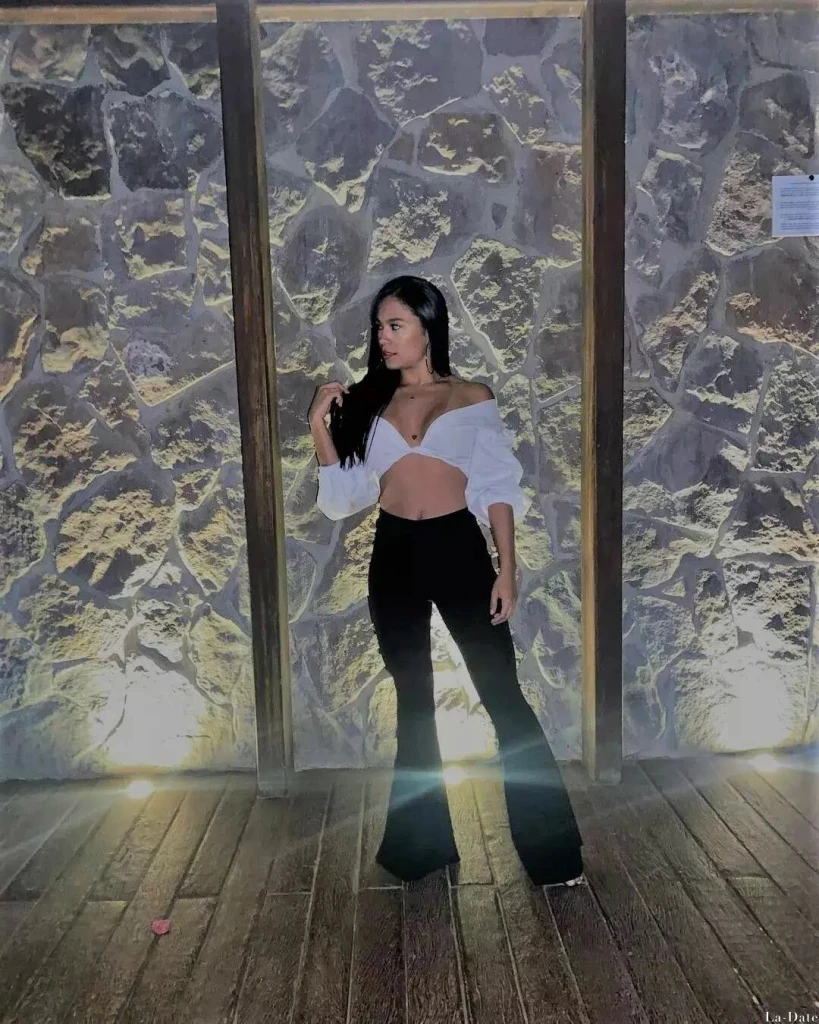 Estefania Profile image 1