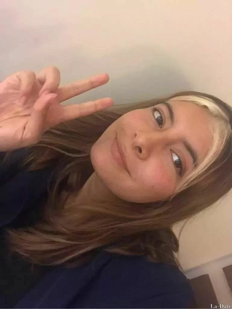 Hanlly Profile image 2