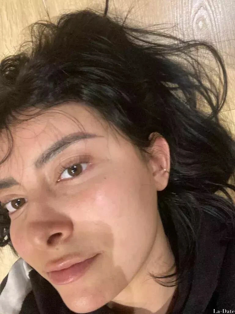 Hanlly Profile image 1