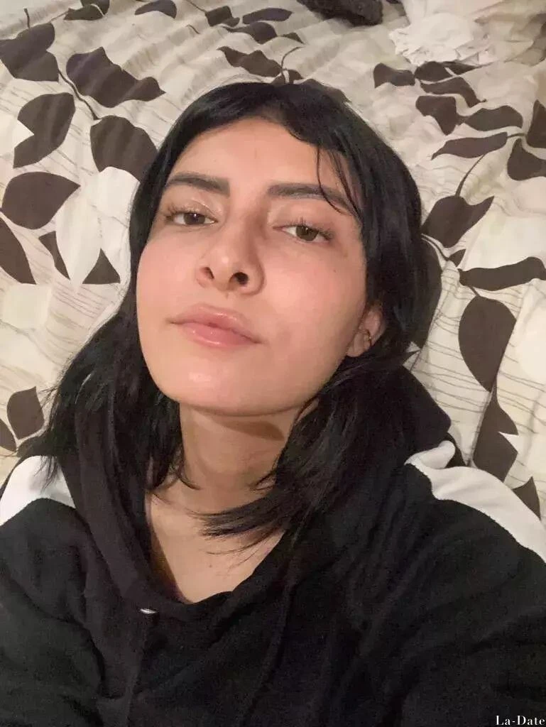 Hanlly Profile image 3