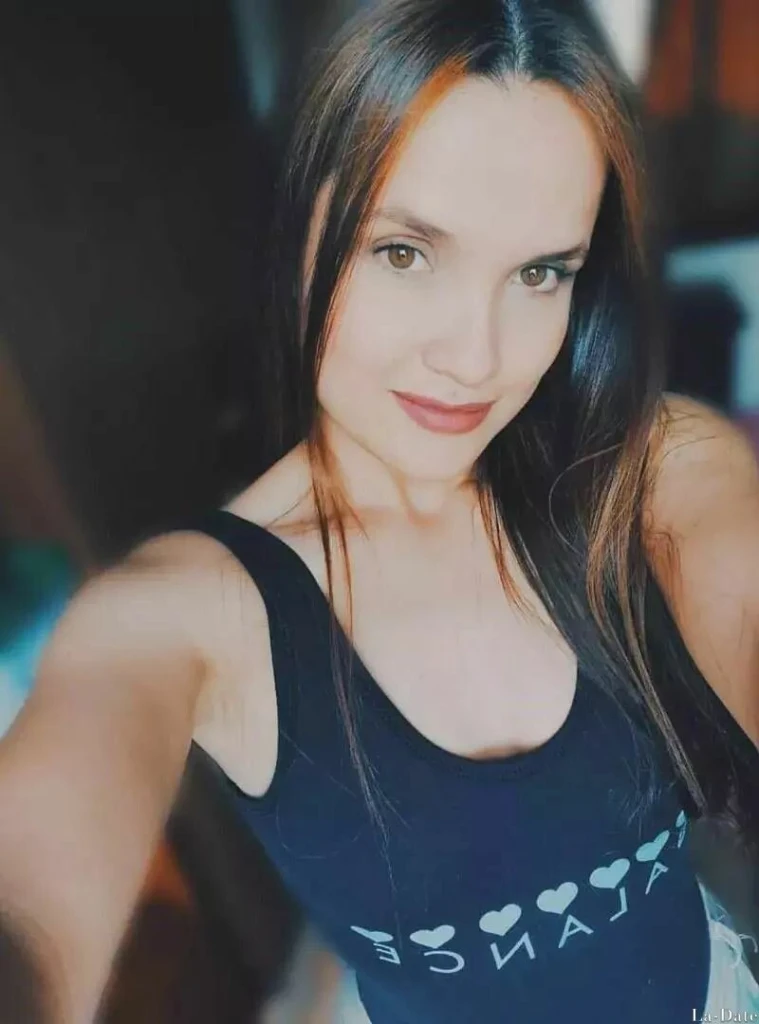 Manuela Profile image 2