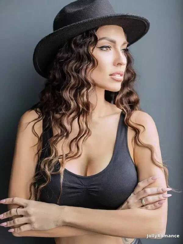 Mariya Profile image 1