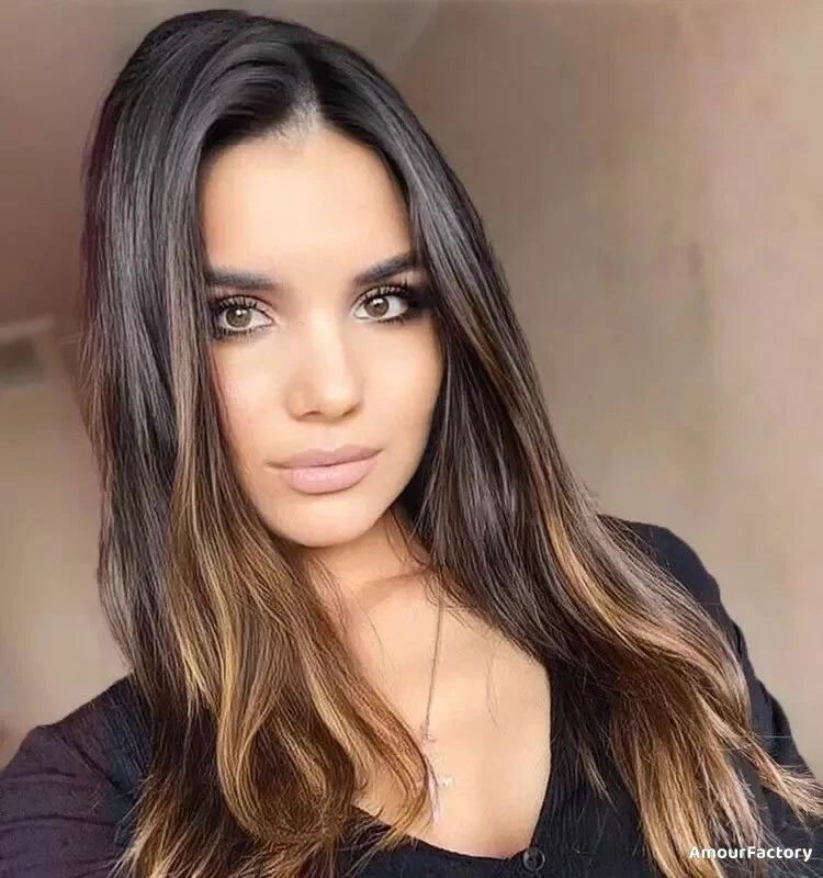 Elena Profile image 3