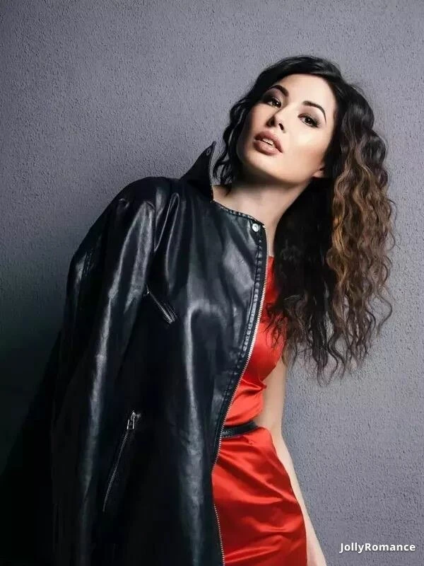 Veronica Profile image 1